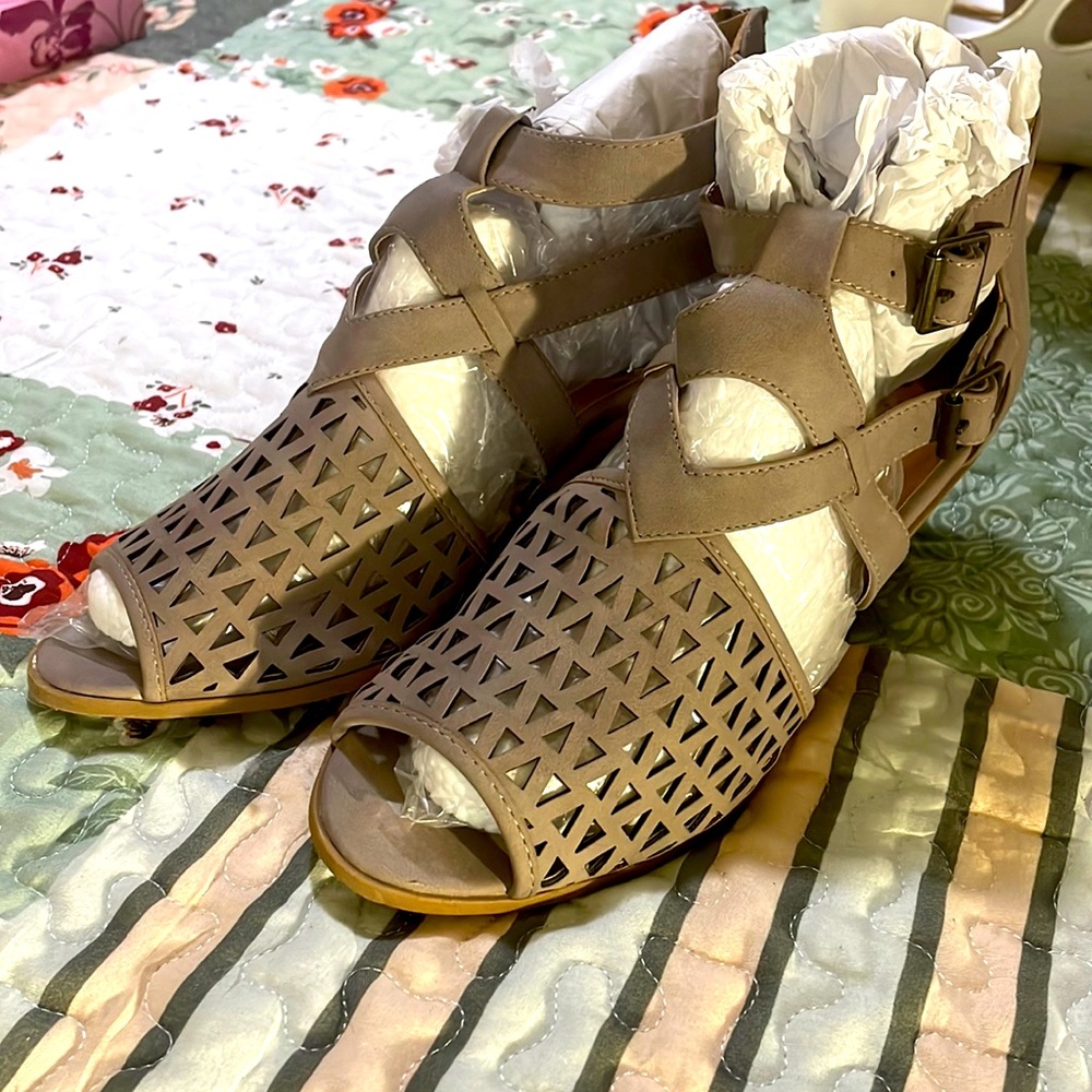 Sandals/heels